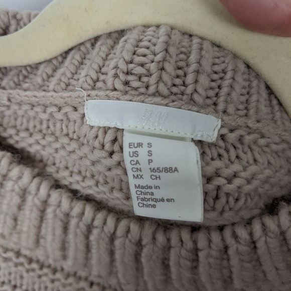 H&M Chunky Knit Oversized Crew Neck Sweater - Picture 5 of 5